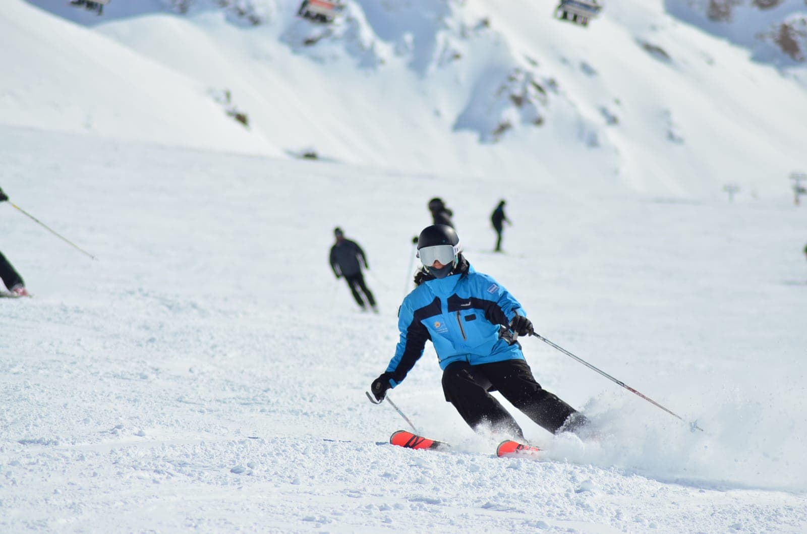 Florencia Segovia demonstrating ski technique